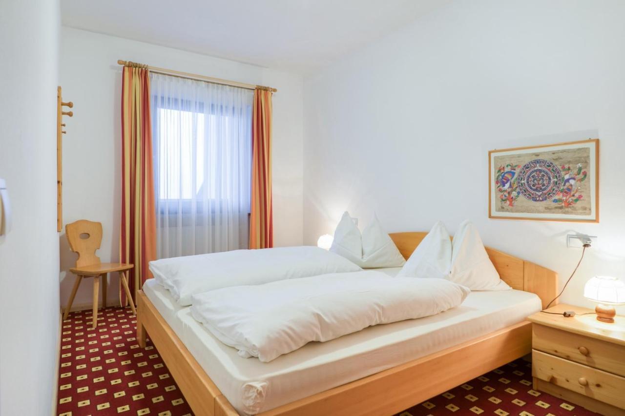 Apparthotel Feldhof - Living And Bistro Нова-Поненте Экстерьер фото